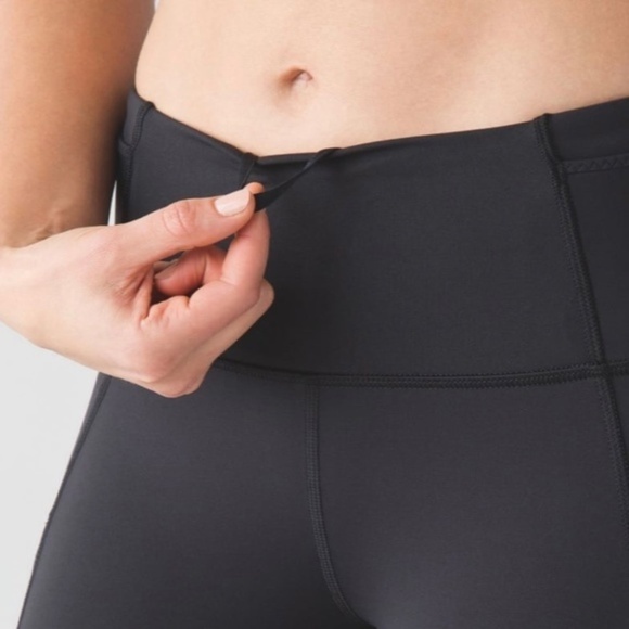 Lululemon‎ Outrun 17" Crop Black - Picture 5 of 10